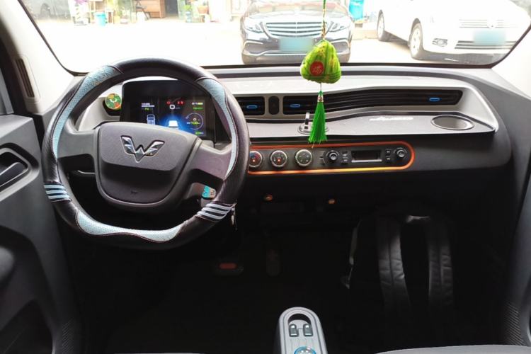 Used Wuling Hongguang MINIEV 2020 Freedom Version Lithium Iron Phosphate Center Console