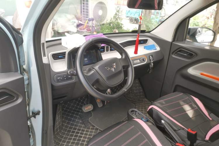 Used Wuling Hongguang MINIEV 2020 Enjoyment Model Lithium Iron Phosphate Center Console