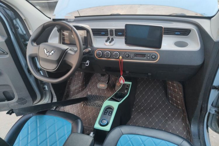 Used Wuling Hongguang MINIEV 2020 Enjoyment Model Lithium Iron Phosphate Center Console