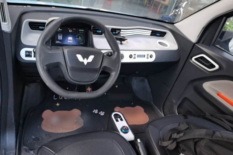 Used Wuling Hongguang MINIEV 2020 Freedom Version Lithium Iron Phosphate Center Console