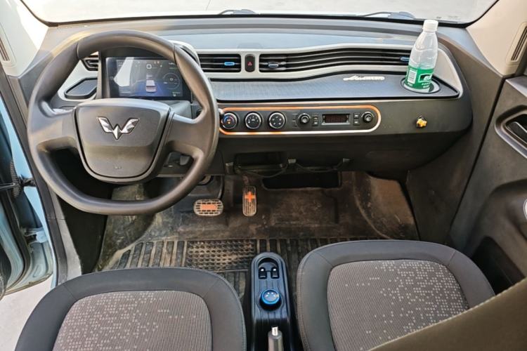 Used Wuling Hongguang MINIEV 2020 Freedom Version Lithium Iron Phosphate Center Console
