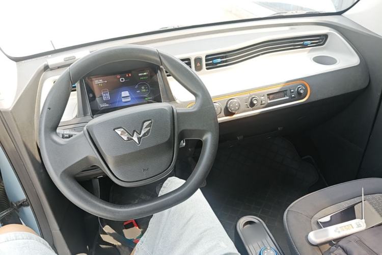 Used Wuling Hongguang MINIEV 2020 Freedom Version Lithium Iron Phosphate Center Console
