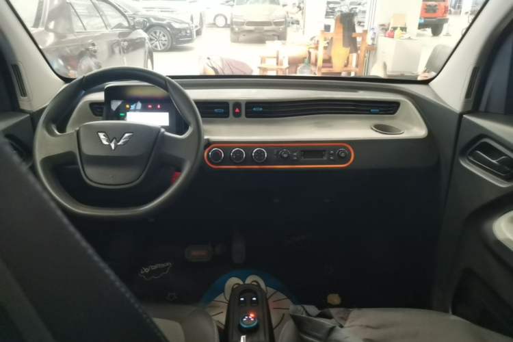 Used Wuling Hongguang MINIEV 2020 Easy Version Lithium-Ion Battery Center Console