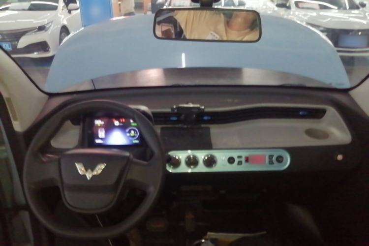 Used Wuling Hongguang MINIEV 2020 Freedom Version Lithium Iron Phosphate Center Console