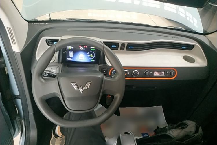 Used Wuling Hongguang MINIEV 2020 Freedom Version Lithium Iron Phosphate Center Console