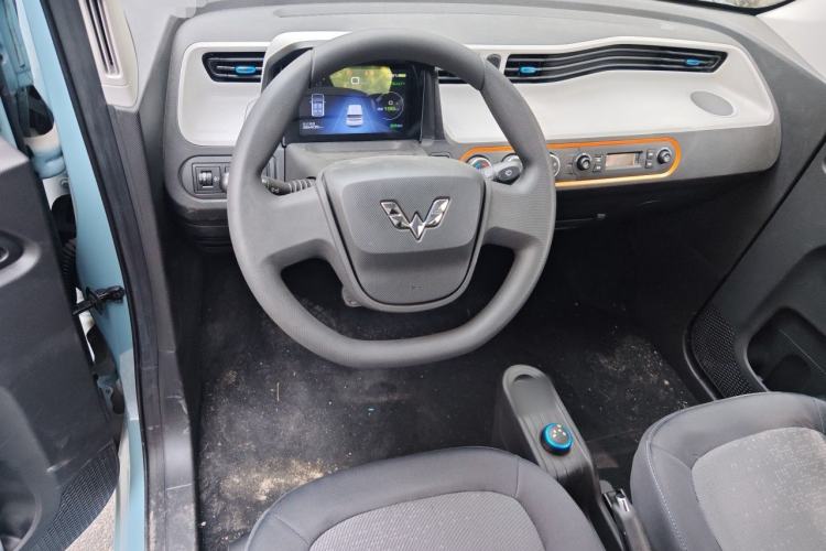 Used Wuling Hongguang MINIEV 2020 Enjoyment Model Lithium Iron Phosphate Center Console