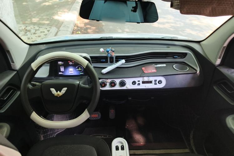 Used Wuling Hongguang MINIEV 2020 Enjoyment Model Lithium Iron Phosphate Center Console