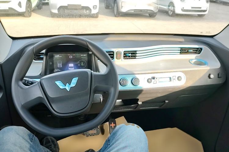 Used Wuling Hongguang MINIEV 2020 Freedom Version Lithium Iron Phosphate Center Console
