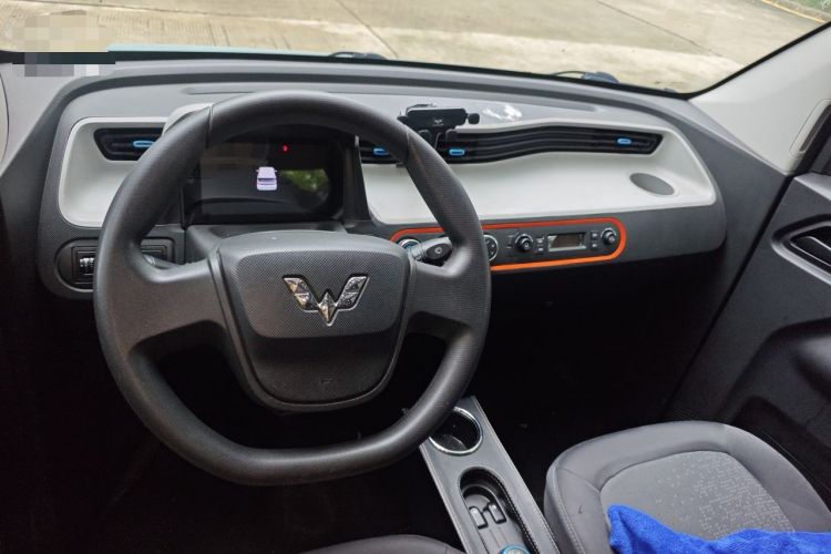 Used Wuling Hongguang MINIEV 2020 Enjoyment Model Lithium Iron Phosphate Center Console