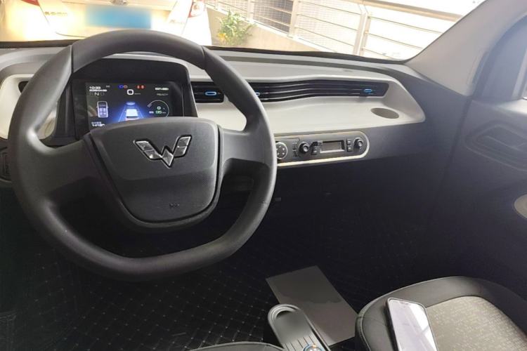 Used Wuling Hongguang MINIEV 2020 Zizai Version Lithium-NMC Center Console
