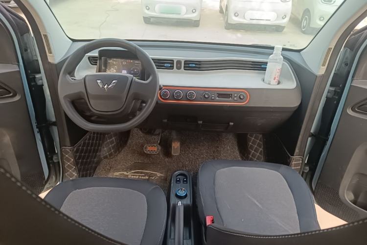 Used Wuling Hongguang MINIEV 2020 Freedom Version Lithium Iron Phosphate Center Console