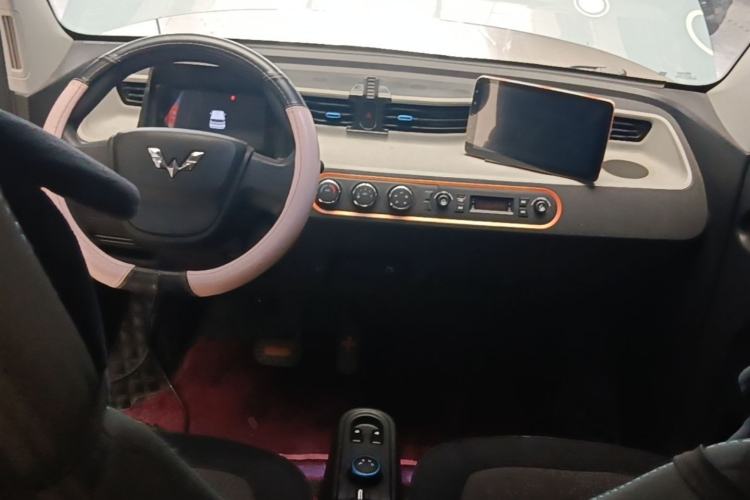 Used Wuling Hongguang MINIEV 2020 Zizai Version Lithium-NMC Center Console