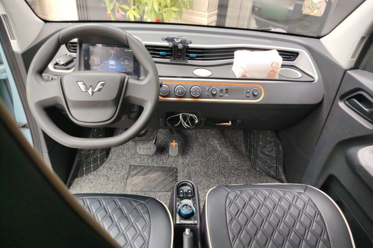 Used Wuling Hongguang MINIEV 2020 Enjoy Edition Lithium-Ion Battery Center Console
