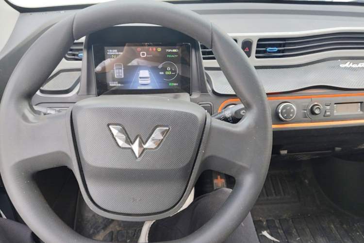 Used Wuling Hongguang MINIEV 2020 Freedom Version Lithium Iron Phosphate Center Console