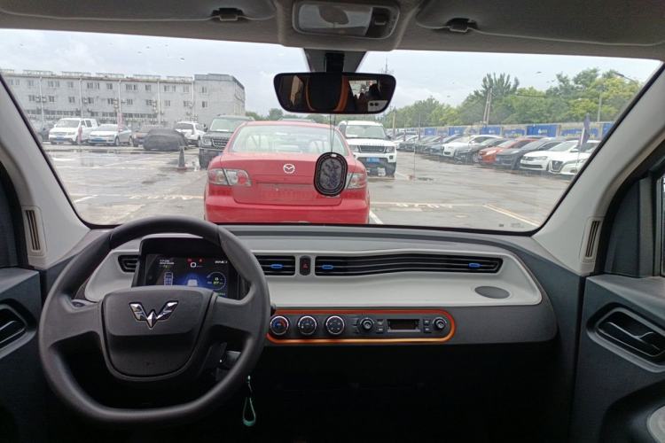 Used Wuling Hongguang MINIEV 2020 Freedom Version Lithium Iron Phosphate Center Console