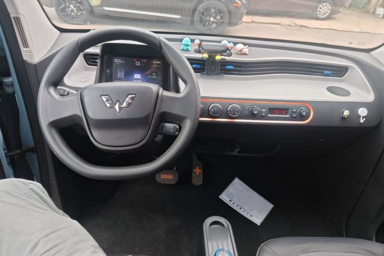 Used Wuling Hongguang MINIEV 2020 Enjoyment Model Lithium Iron Phosphate Center Console