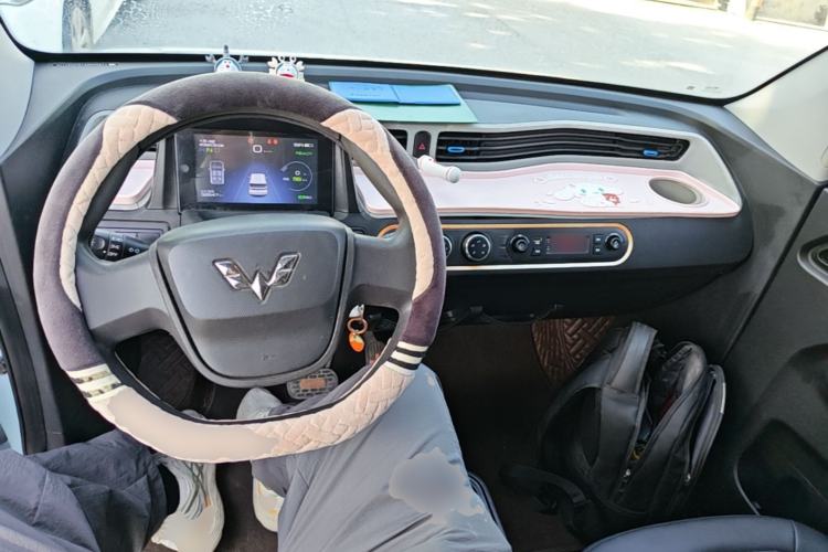 Used Wuling Hongguang MINIEV 2020 Freedom Version Lithium Iron Phosphate Center Console