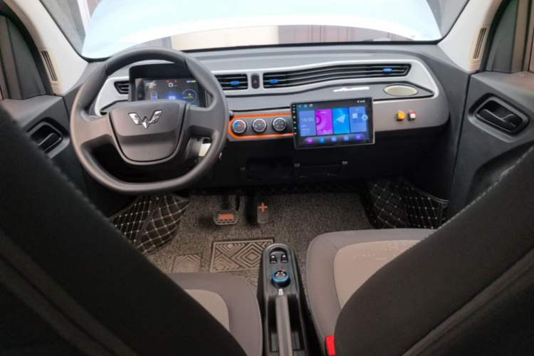 Used Wuling Hongguang MINIEV 2020 Zizai Version Lithium-NMC Center Console