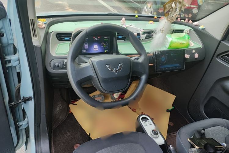Used Wuling Hongguang MINIEV 2020 Enjoyment Model Lithium Iron Phosphate Center Console