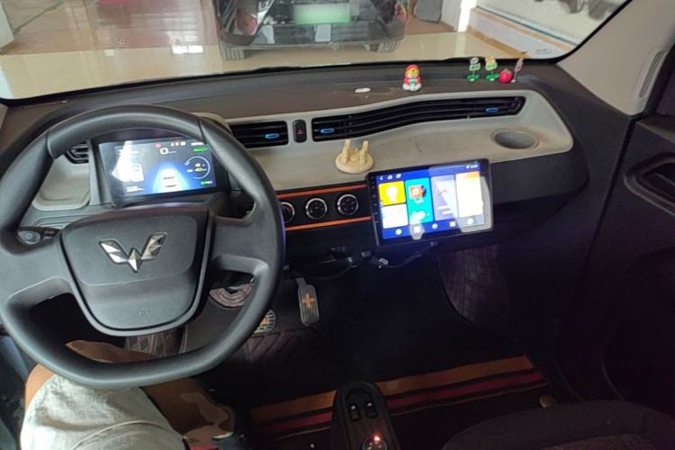 Used Wuling Hongguang MINIEV 2020 Freedom Version Lithium Iron Phosphate Center Console