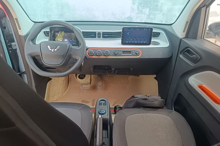 Used Wuling Hongguang MINIEV 2020 Enjoyment Model Lithium Iron Phosphate Center Console