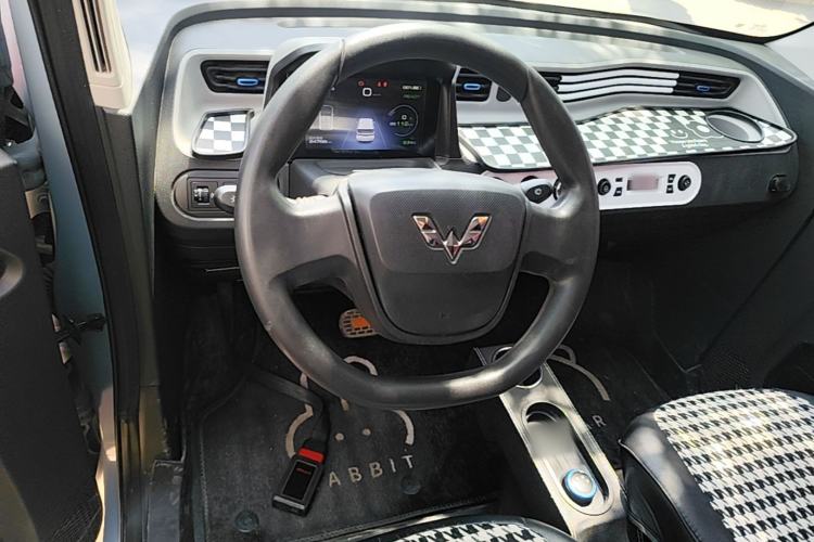 Used Wuling Hongguang MINIEV 2020 Enjoyment Model Lithium Iron Phosphate Center Console