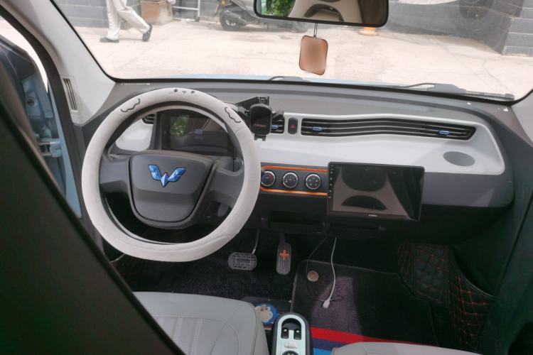 Used Wuling Hongguang MINIEV 2020 Freedom Version Lithium Iron Phosphate Center Console