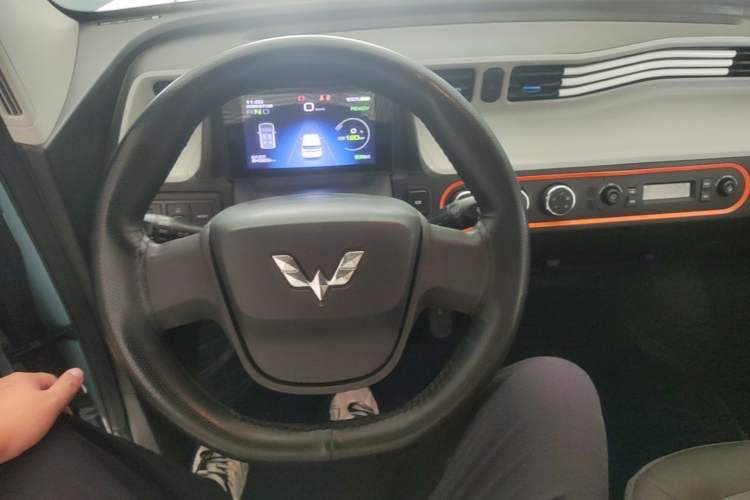 Used Wuling Hongguang MINIEV 2020 Freedom Version Lithium Iron Phosphate Center Console