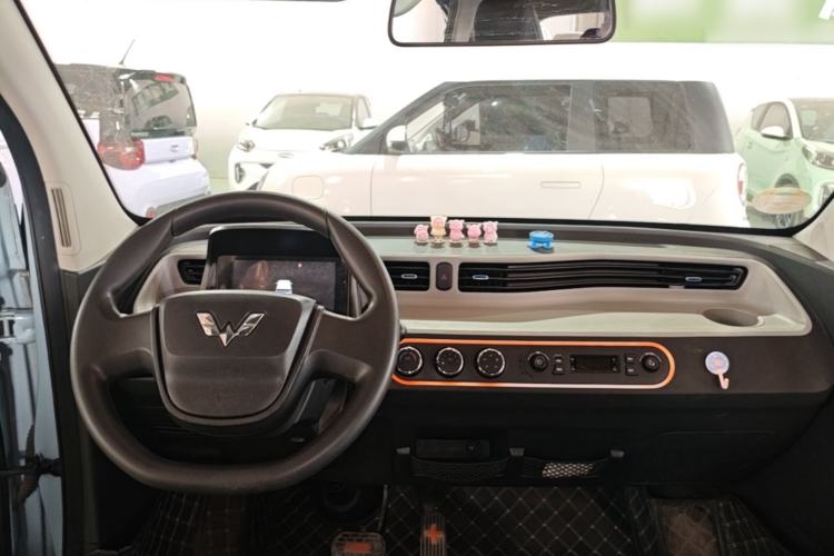 Used Wuling Hongguang MINIEV 2020 Freedom Version Lithium Iron Phosphate Center Console