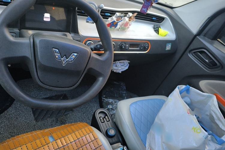 Used Wuling Hongguang MINIEV 2020 Zizai Version Lithium-NMC Center Console