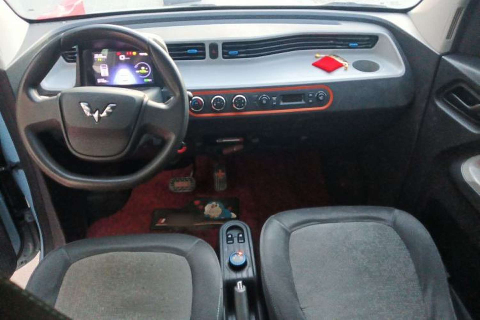 Used Wuling Hongguang MINIEV 2020 Enjoyment Model Lithium Iron Phosphate Center Console