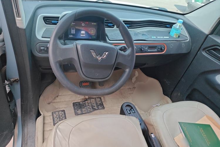 Used Wuling Hongguang MINIEV 2020 Enjoyment Model Lithium Iron Phosphate Center Console