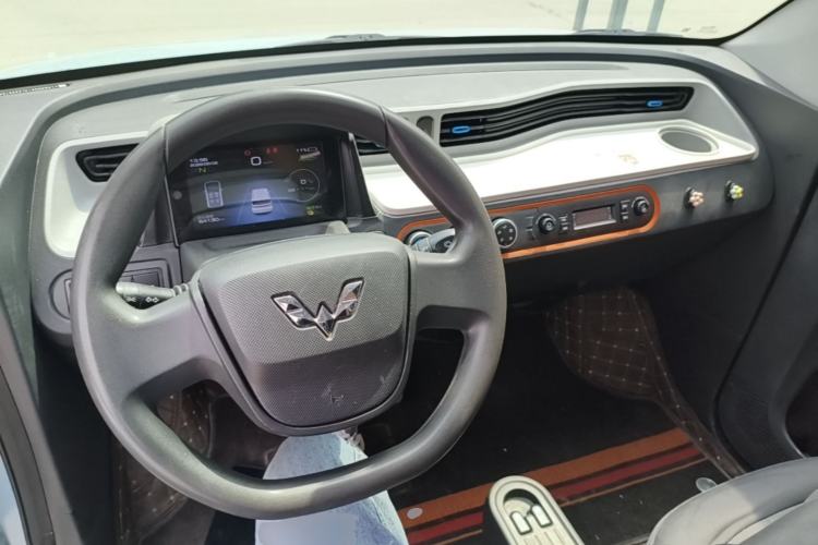 Used Wuling Hongguang MINIEV 2020 Zizai Version Lithium-NMC Center Console