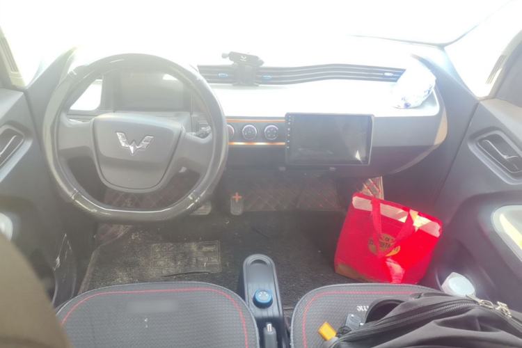 Used Wuling Hongguang MINIEV 2020 Freedom Version Lithium Iron Phosphate Center Console