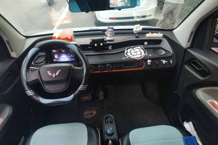 Used Wuling Hongguang MINIEV 2020 Enjoyment Model Lithium Iron Phosphate Center Console
