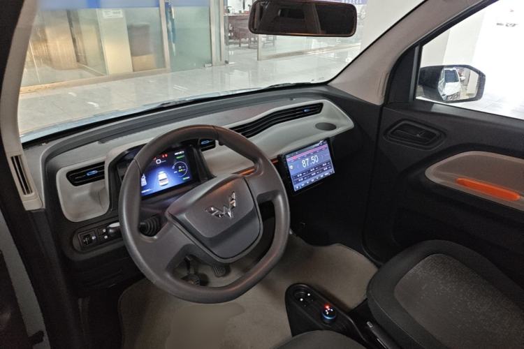 Used Wuling Hongguang MINIEV 2020 Enjoyment Model Lithium Iron Phosphate Center Console