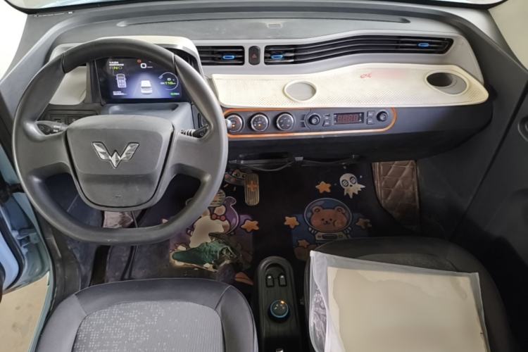 Used Wuling Hongguang MINIEV 2020 Freedom Version Lithium Iron Phosphate Center Console