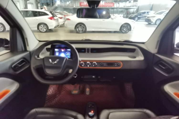 Used Wuling Hongguang MINIEV 2020 Enjoyment Model Lithium Iron Phosphate Center Console