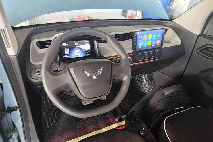 Used Wuling Hongguang MINIEV 2020 Enjoyment Model Lithium Iron Phosphate Center Console
