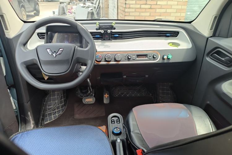 Used Wuling Hongguang MINIEV 2020 Enjoyment Model Lithium Iron Phosphate Center Console