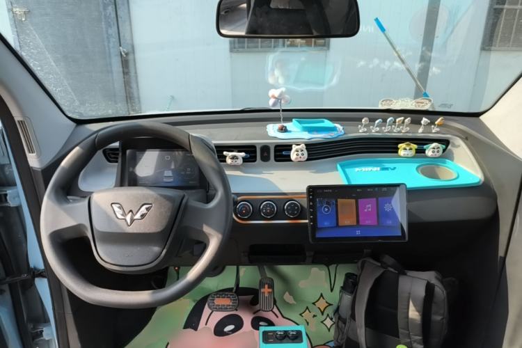 Used Wuling Hongguang MINIEV 2020 Freedom Version Lithium Iron Phosphate Center Console