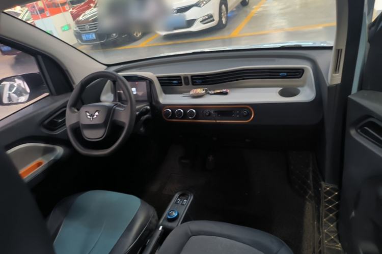 Used Wuling Hongguang MINIEV 2020 Freedom Version Lithium Iron Phosphate Center Console
