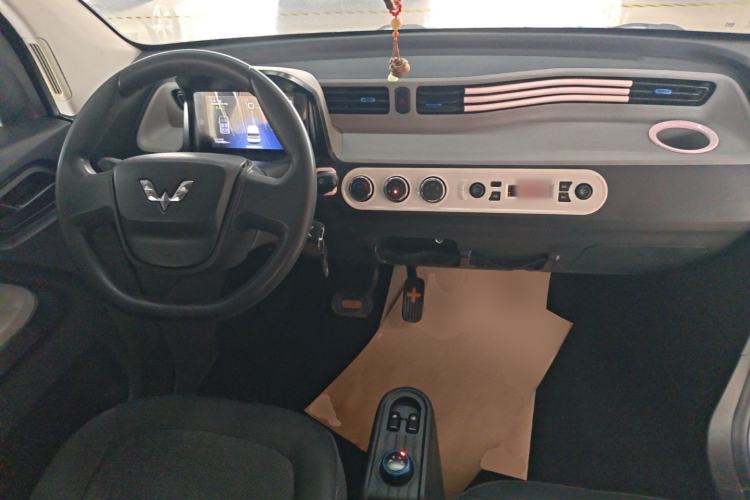 Used Wuling Hongguang MINIEV 2020 Enjoyment Model Lithium Iron Phosphate Center Console