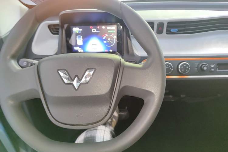 Used Wuling Hongguang MINIEV 2020 Enjoy Edition Lithium-Ion Battery Center Console