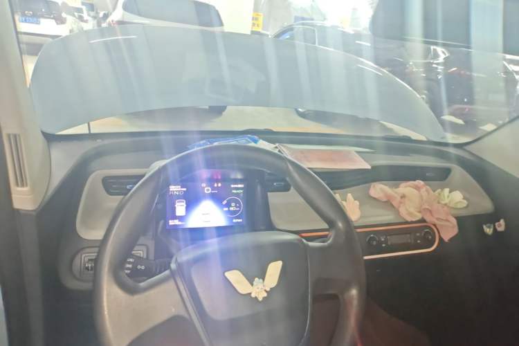 Used Wuling Hongguang MINIEV 2020 Zizai Version Lithium-NMC Center Console