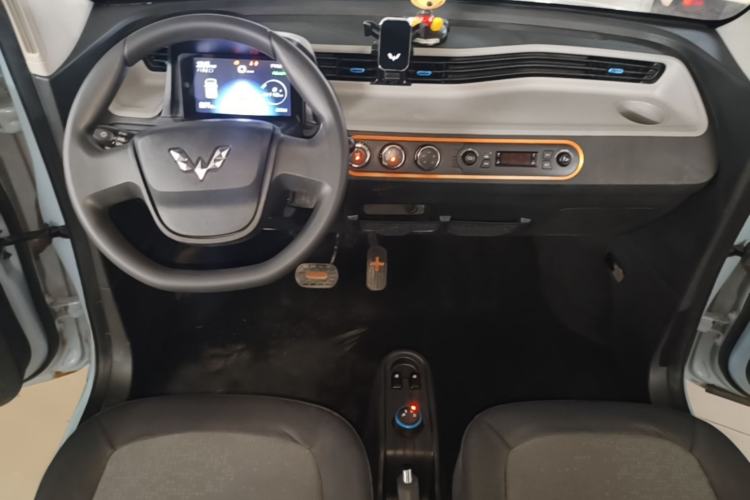 Used Wuling Hongguang MINIEV 2020 Enjoyment Model Lithium Iron Phosphate Center Console