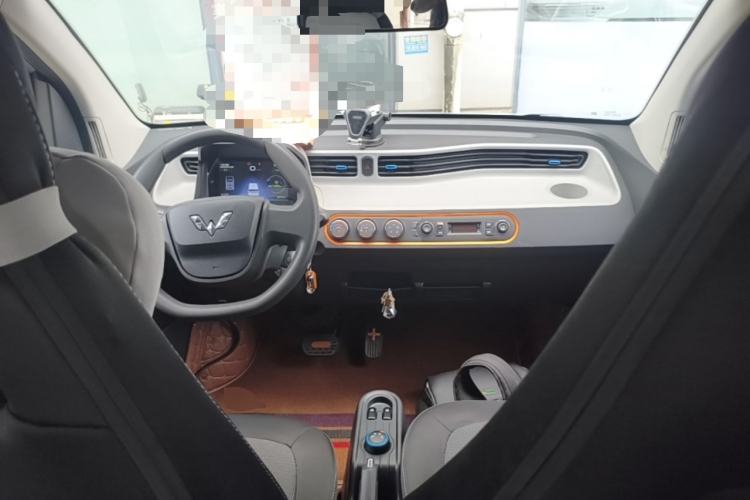 Used Wuling Hongguang MINIEV 2020 Enjoyment Model Lithium Iron Phosphate Center Console