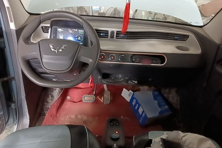 Used Wuling Hongguang MINIEV 2020 Zizai Version Lithium-NMC Center Console