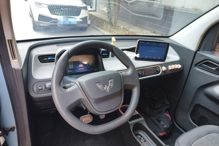 Used Wuling Hongguang MINIEV 2020 Freedom Version Lithium Iron Phosphate Center Console