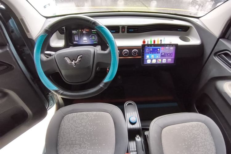 Used Wuling Hongguang MINIEV 2020 Freedom Version Lithium Iron Phosphate Center Console